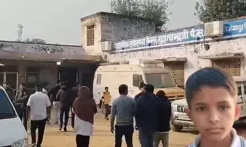 स्कूल में टीचर के पीटने पर नौवीं क्लास का छात्र फंदे से लटका स्कूल में टीचर के पीटने पर नौवीं क्लास का छात्र फंदे से लटका