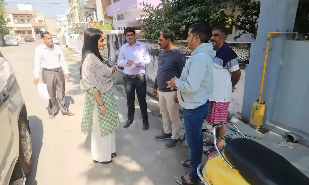 विशेष गहन पुनरीक्षण-2026 : औद्योगिक कॉलोनियों में पहुँची टीम, शहरी क्षेत्र में लगे मतदाता हेल्प कैम्प