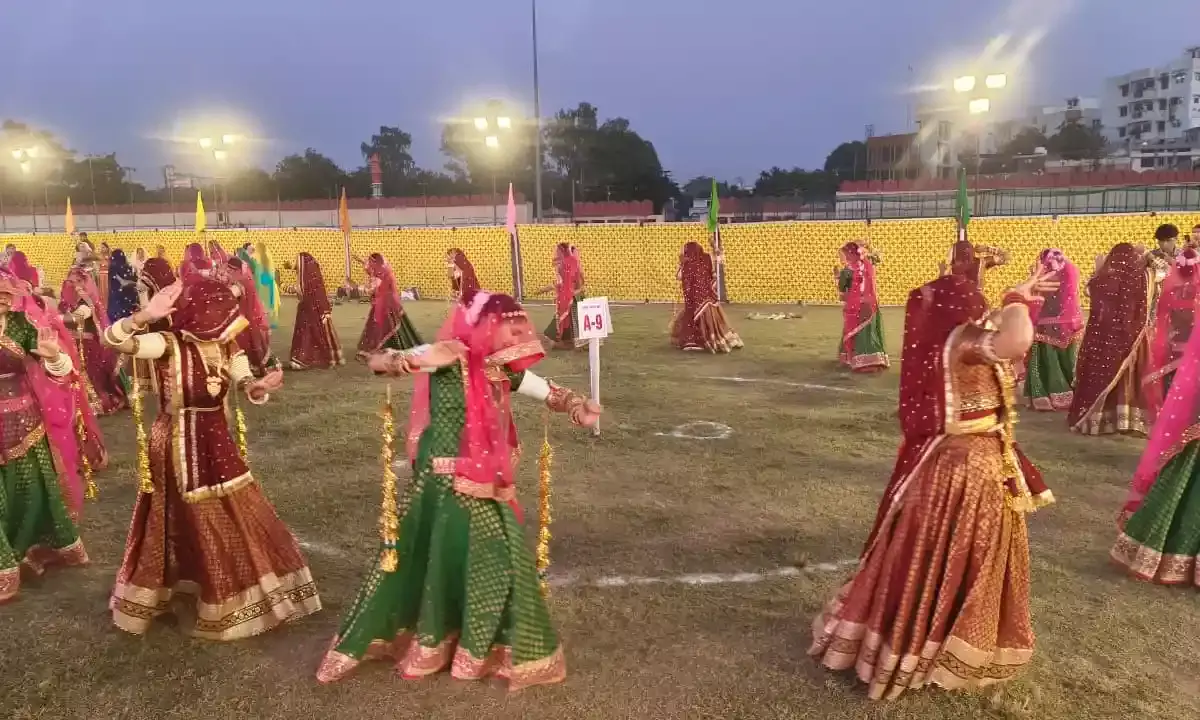 काजल टिकी लादयो ऐ मां, घूमर रमवा मैं जास्यां