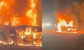 दिल्ली जयपुर हाईवे पर फॉर्च्यूनर में अचानक आग, चालक ने कूदकर बचाई जान