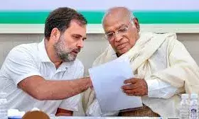 कांग्रेस में बगावती नेताओं पर शिकंजा, चुनावी हार के बाद दगाबाजों की सूची तैयार कांग्रेस में बगावती नेताओं पर शिकंजा, चुनावी हार के बाद दगाबाजों की सूची तैयार