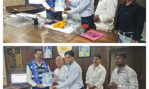 अम्बेडकर विचार मंच संस्थान की तरफ से अतिरिक्त कलेक्टर का किया स्वागत