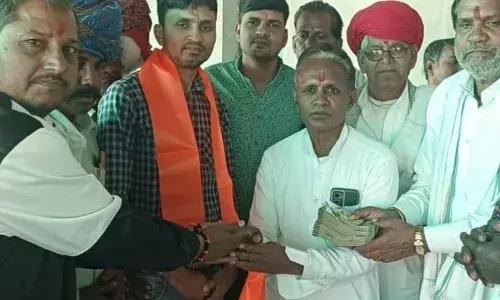 समाजसेवी छोटू लाल गोयल ने छात्रावास निर्माण हेतु दिए ₹2.01 लाख