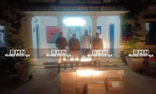 गश्त के दौरान ईको कार से अंग्रेजी शराब का बड़ा स्टॉक पकड़ा, तस्कर गिरफ्तार