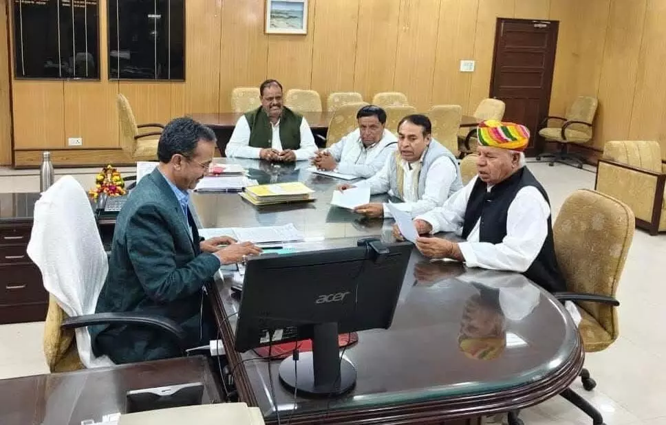 प्रबंध निदेशक बोहरा से मिले विधायक मीणा व प्रतिनिधि मंडल