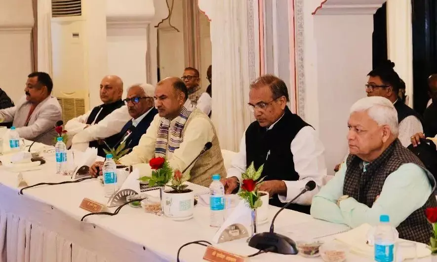 मांडलगढ़ और ऊपरमाल स्टेशन पर सुविधाओं के विस्तार पर भी जोर