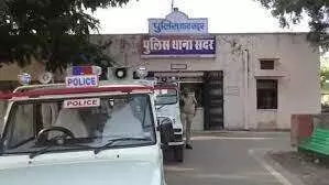 बाप-बेटी को राह में रोककर पाइप व कुल्हाड़ी से किया था हमला, सरपंच प्रतिनिधि सहित तीन गिरफ्तार