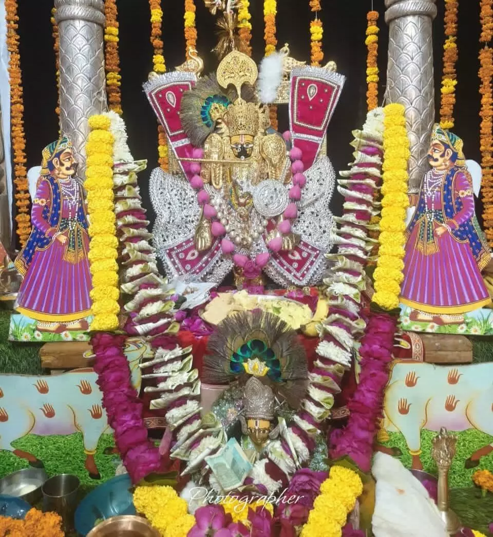 सांवरिया सेठ मंदिर में भरा अमावस्य मेला: मीरा के भजनों से गूंजा नौगांवा