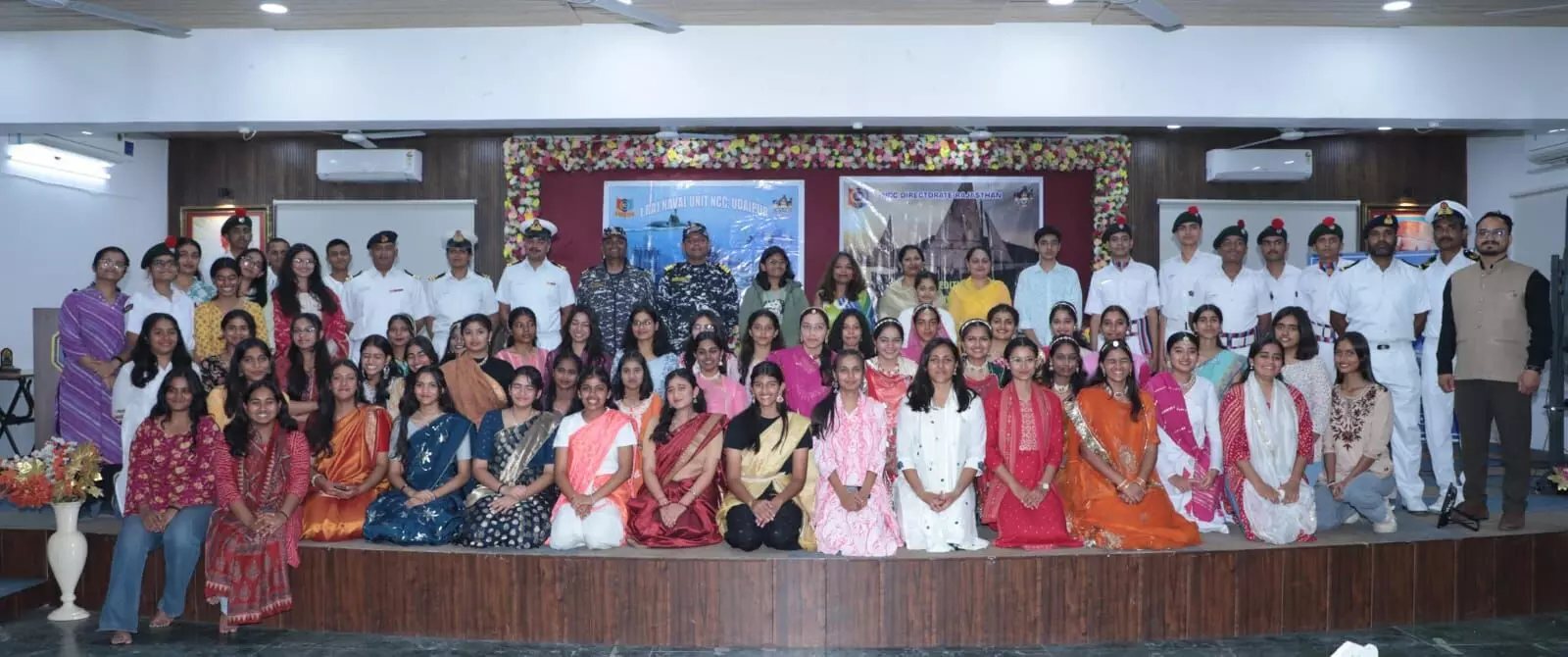 सांस्कृतिक कार्यक्रम के साथ एनसीसी 01 राज नेवल के षिविर का समापन