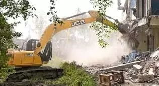 भाजपा विधायक के फार्म हाउस पर बुलडोजर, कार्रवाई पर उठे सवाल भाजपा विधायक के फार्म हाउस पर बुलडोजर, कार्रवाई पर उठे सवाल