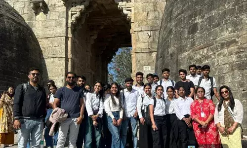 विज्ञान के छात्रों का कुंभलगढ़ का शैक्षणिक भ्रमण