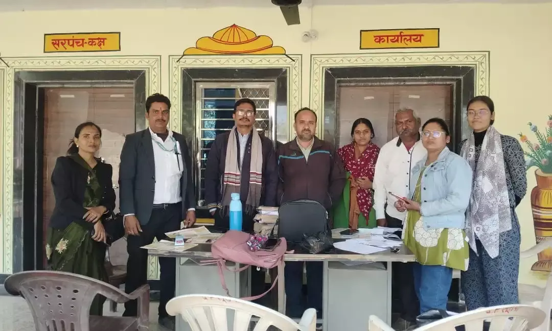 सुठेपा पंचायत मुख्यालय पर पोस्टऑफिस के शिविर में ग्रामीणों को मिला लाभ