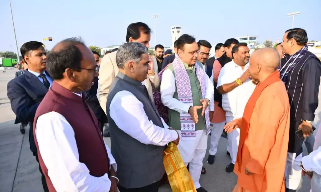 मुख्यमंत्री शर्मा ने केंद्रीय गृहमंत्री व युपी सीएम का एयरपोर्ट पर किया स्वागत मुख्यमंत्री शर्मा ने केंद्रीय गृहमंत्री व युपी सीएम का एयरपोर्ट पर किया स्वागत