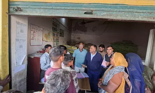 जीएसएस सेती में यूरिया खाद वितरण का निरीक्षण