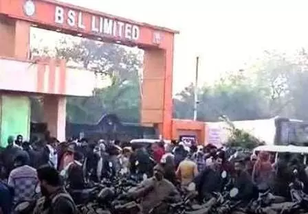 श्रमिकों ने भीलवाड़ा–चित्तौड़गढ़ मार्ग किया जाम