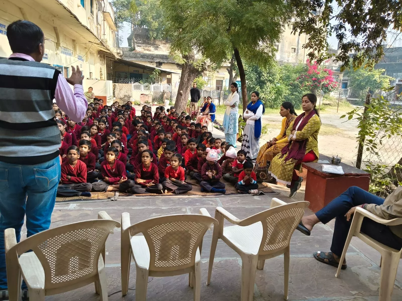 विद्यार्थियों को स्वच्छता व एफएसटीपी के फायदों की जानकारी दी