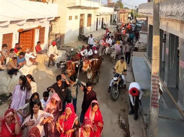बैलगाड़ियों से मायरा भरने आए भाई,सुवालका समाज ने जीवंत की पुरानी राजस्थानी परंपरा