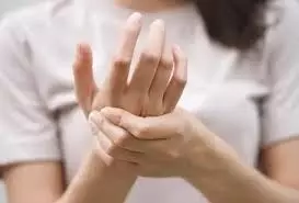 गठिया के दर्द में तुरंत आराम दिला सकते हैं ये 5 असरदार तेल