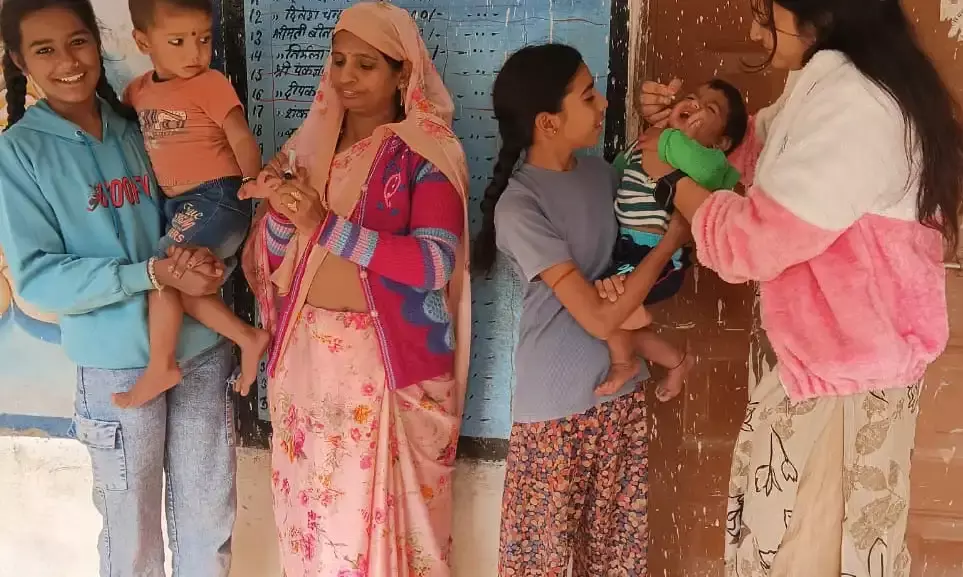 उप राष्ट्रीय पल्स पोलियो अभियान: नौनिहालों ने चखी जीवनरक्षक दो बूंदें