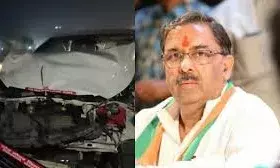 वित्त आयोग के अध्यक्ष अरुण चतुर्वेदी सड़क हादसे से बाल-बाल बचे