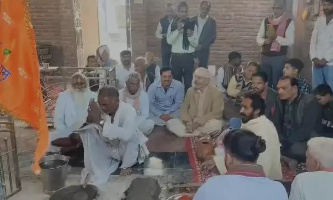 हनुमान मंदिर में जीर्णोद्धार कार्य की शुरुआत, महंत महाराज ने किया मंत्रोच्चार के साथ शुभारंभ