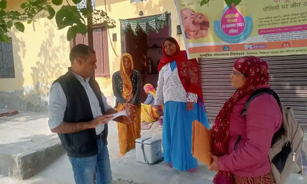 सीएमएचओ डॉ. गुर्जर ने किया विभिन्न पोलियो बूथों व अस्पतालों का औचक निरीक्षण