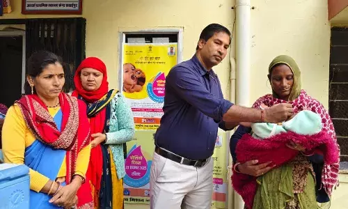 बच्चों ने गटकी दो बूंद जिंदगी की पोलियो की खुराक