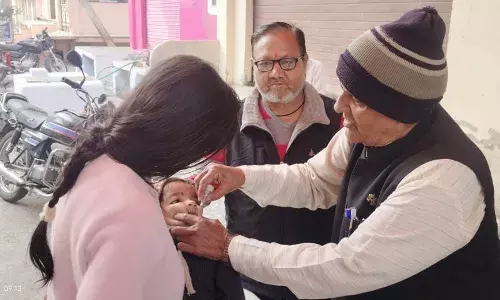 10 बूथों पर पल्स पोलियो की दवाई पिलाई