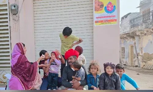 बच्चों ने गटकी दो बूंद जिंदगी की पोलियो की खुराक