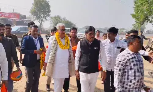 सवाईपुर में कृषि मंत्री मीणा का किया स्वागत, ग्रामीणों ने खाद संकट के समाधान की मांग रखी