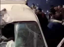 डिवाइडर फोड़कर आई थार की श्रद्धालुओं की इको से भिड़ंत, दो की मौत, आठ घायल डिवाइडर फोड़कर आई थार की श्रद्धालुओं की इको से भिड़ंत, दो की मौत, आठ घायल