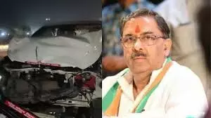 वित्त आयोग के अध्यक्ष अरुण चतुर्वेदी सड़क हादसे से बाल-बाल बचे वित्त आयोग के अध्यक्ष अरुण चतुर्वेदी सड़क हादसे से बाल-बाल बचे