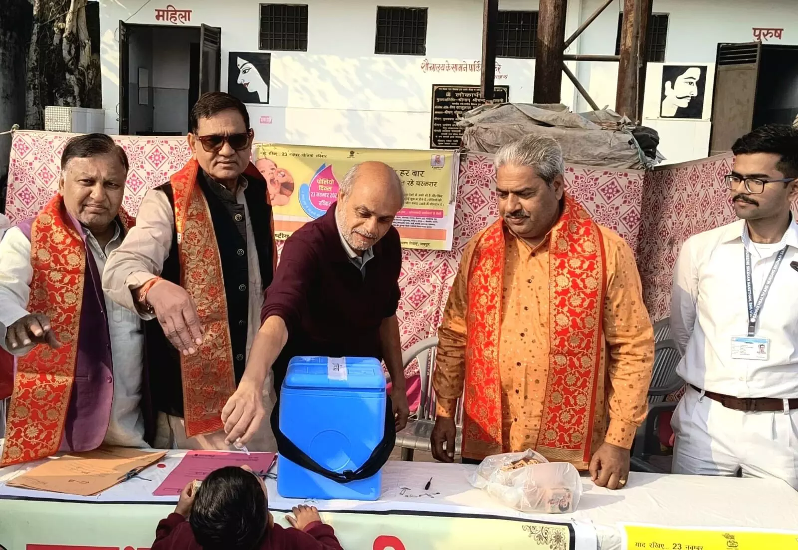 शहर विधायक कोठारी और माली ने पल्स पोलियो बुथ का किया शुभारंभ