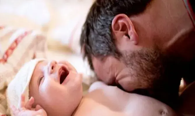 बच्चों को गुदगुदी करना बंद करें! डॉक्टरों ने चेताया– हंसी नहीं, यह ‘साइलेंट स्ट्रेस’ भी हो सकता है बच्चों को गुदगुदी करना बंद करें! डॉक्टरों ने चेताया– हंसी नहीं, यह ‘साइलेंट स्ट्रेस’ भी हो सकता है