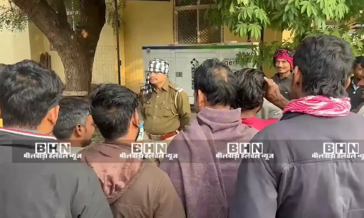 फूलियाकला में सुनसान जगह पर मिला नवजात भ्रूण, इलाके में सनसनी फूलियाकला में सुनसान जगह पर मिला नवजात भ्रूण, इलाके में सनसनी