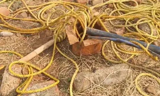 खेत से ट्यूबवेल की मोटर, पाइप और केबल चोरी