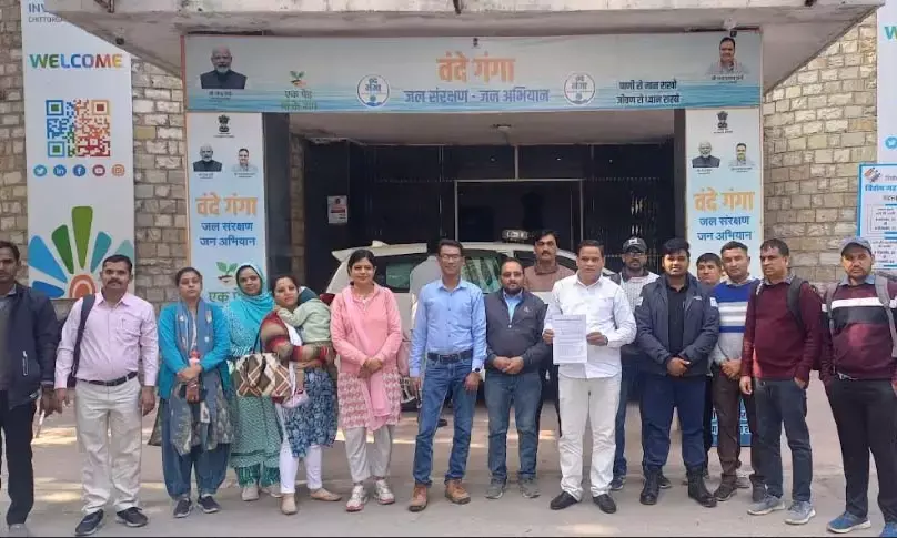 विद्या संबल सहायक आचार्य संघ का सांकेतिक धरना, नियमितीकरण की उठाई मांग विद्या संबल सहायक आचार्य संघ का सांकेतिक धरना, नियमितीकरण की उठाई मांग