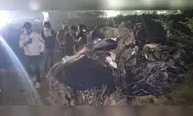 ट्रेलर की टक्कर से तीन लोगों की मौत पर गुस्साए ग्रामीण,हाइवे पर लगाया सांकेतिक जाम