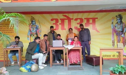 शिविर में लोगों को मिल रही SIR फॉर्म भरने की सुविधा