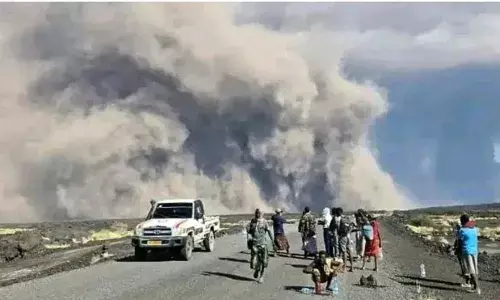 इथियोपिया में ज्वालामुखी फटा; राख का गुबार भारत की ओर बढ़ा, कई उड़ानें रद्द