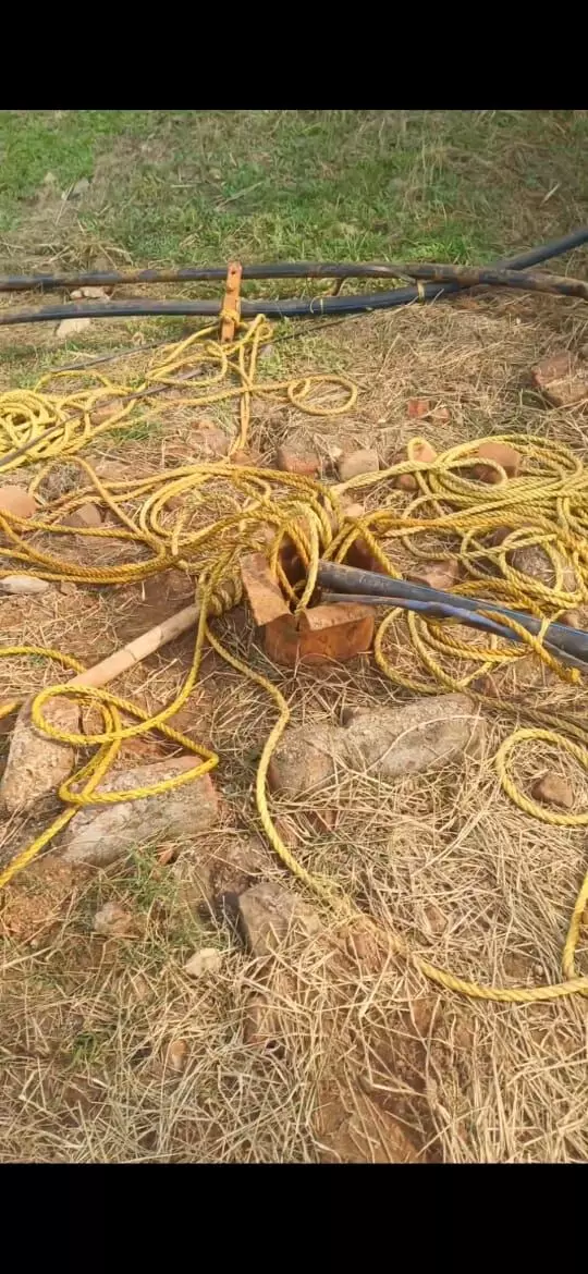 खेत से ट्यूबवेल की मोटर, पाइप और केबल चोरी