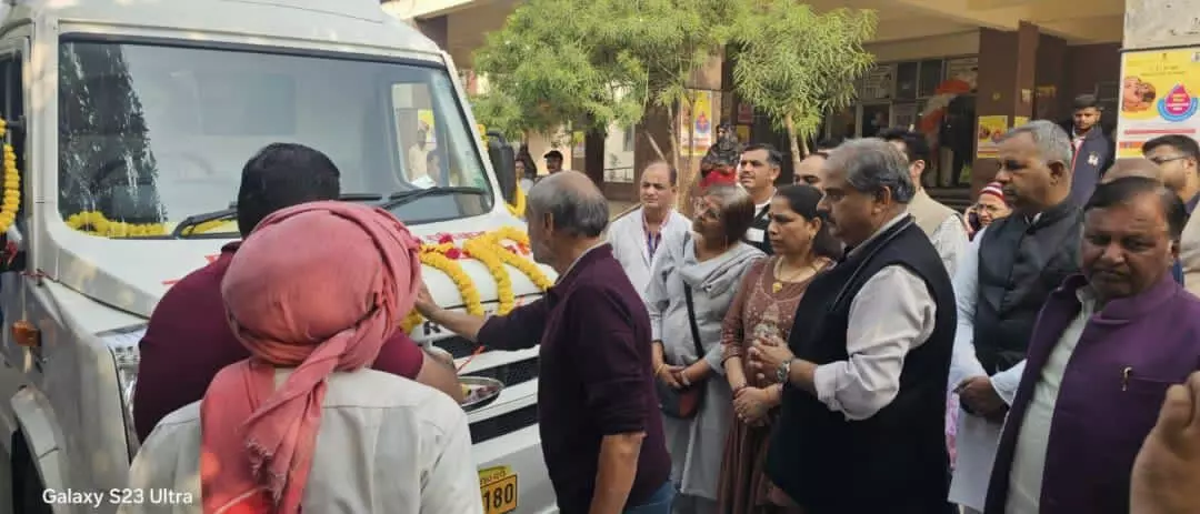 विधायक कोठारी ने राष्ट्रीय पल्स पोलियो अभियान का किया शुभारंभ, एंबुलेंस समर्पित, और विकास कार्यों का लिया जायजा