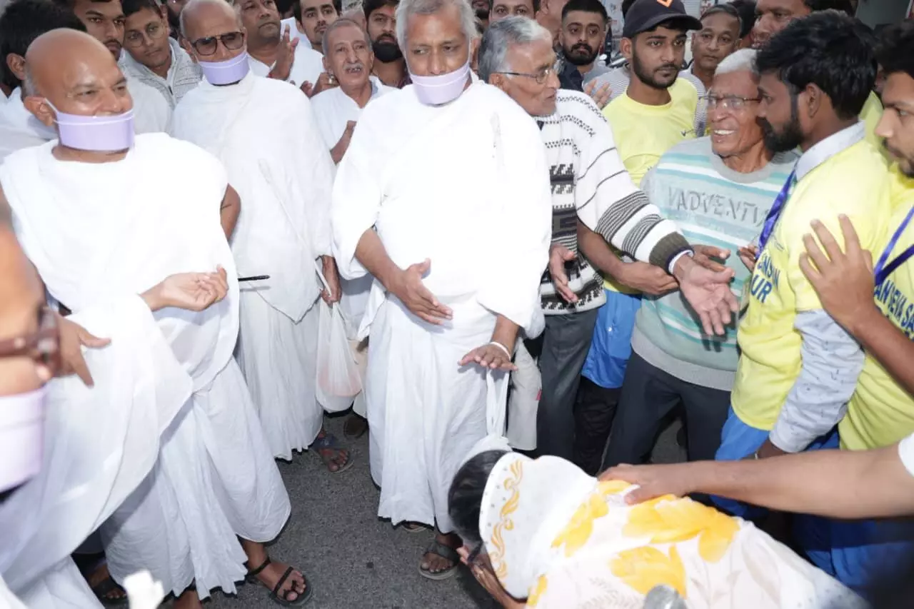 दिव्यांगजनों ने तेरापंथ धर्मसंघ के आचार्य महाश्रमण का किया भावपूर्ण स्वागत