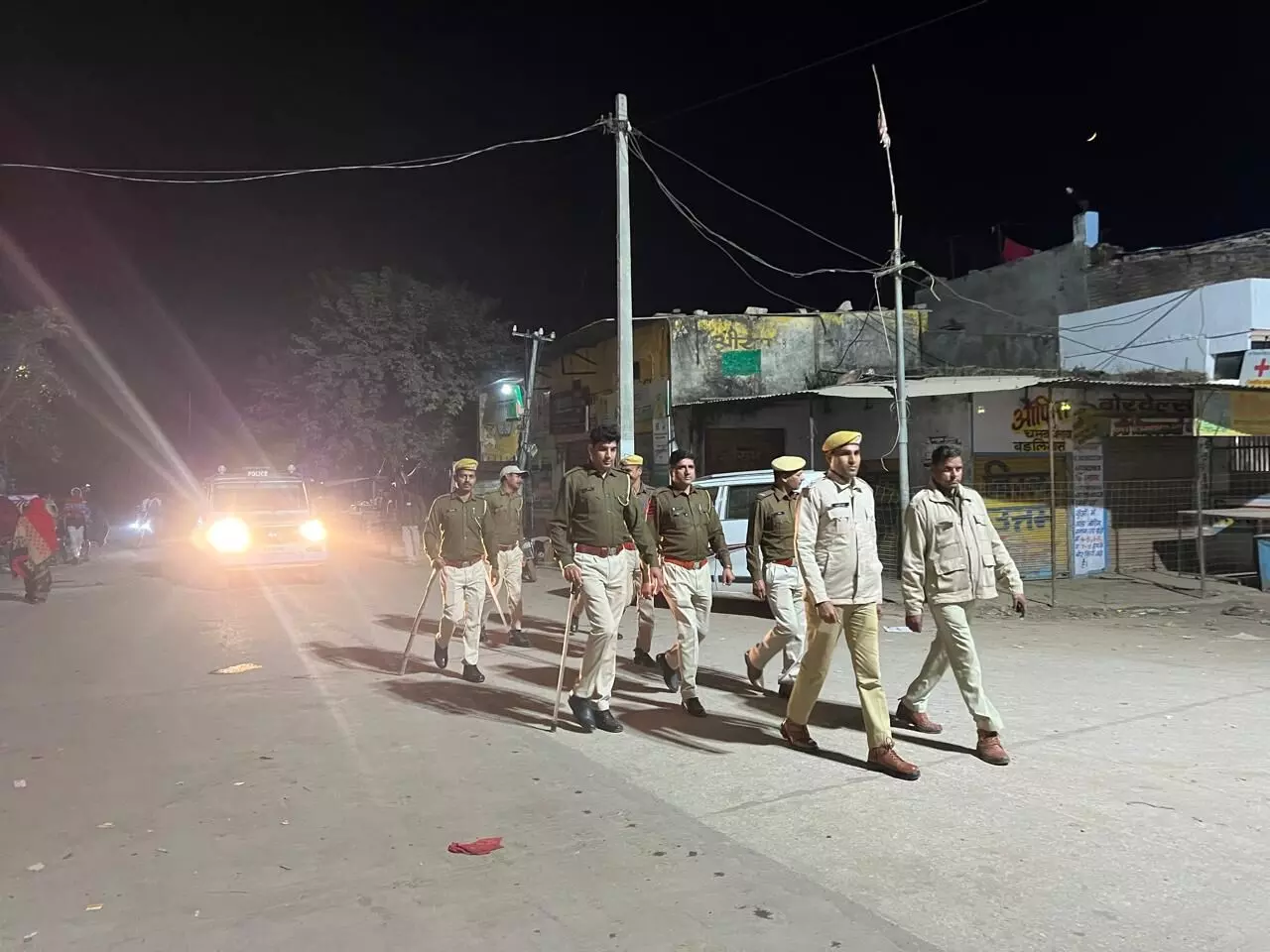 कानून व्यवस्था का पालन कराना ही पुलिस का लक्ष्य बड़लियास पुलिस ने निकाला फ्लैग मार्च कानून व्यवस्था का पालन कराना ही पुलिस का लक्ष्य बड़लियास पुलिस ने निकाला फ्लैग मार्च