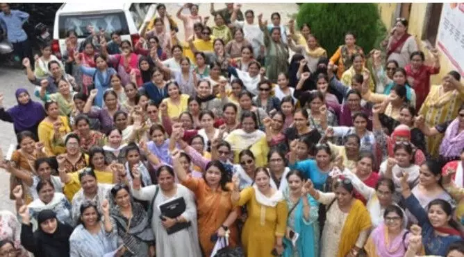 टीईटी अनिवार्यता के खिलाफ  राजस्थान  सहित 22 राज्यों के शिक्षकों का दिल्ली में प्रदर्शन