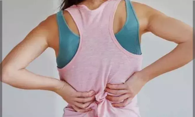 कमर दर्द! रोज़ की आदतों में यह 7 बदलाव अपनाकर दूर रखें परेशानी