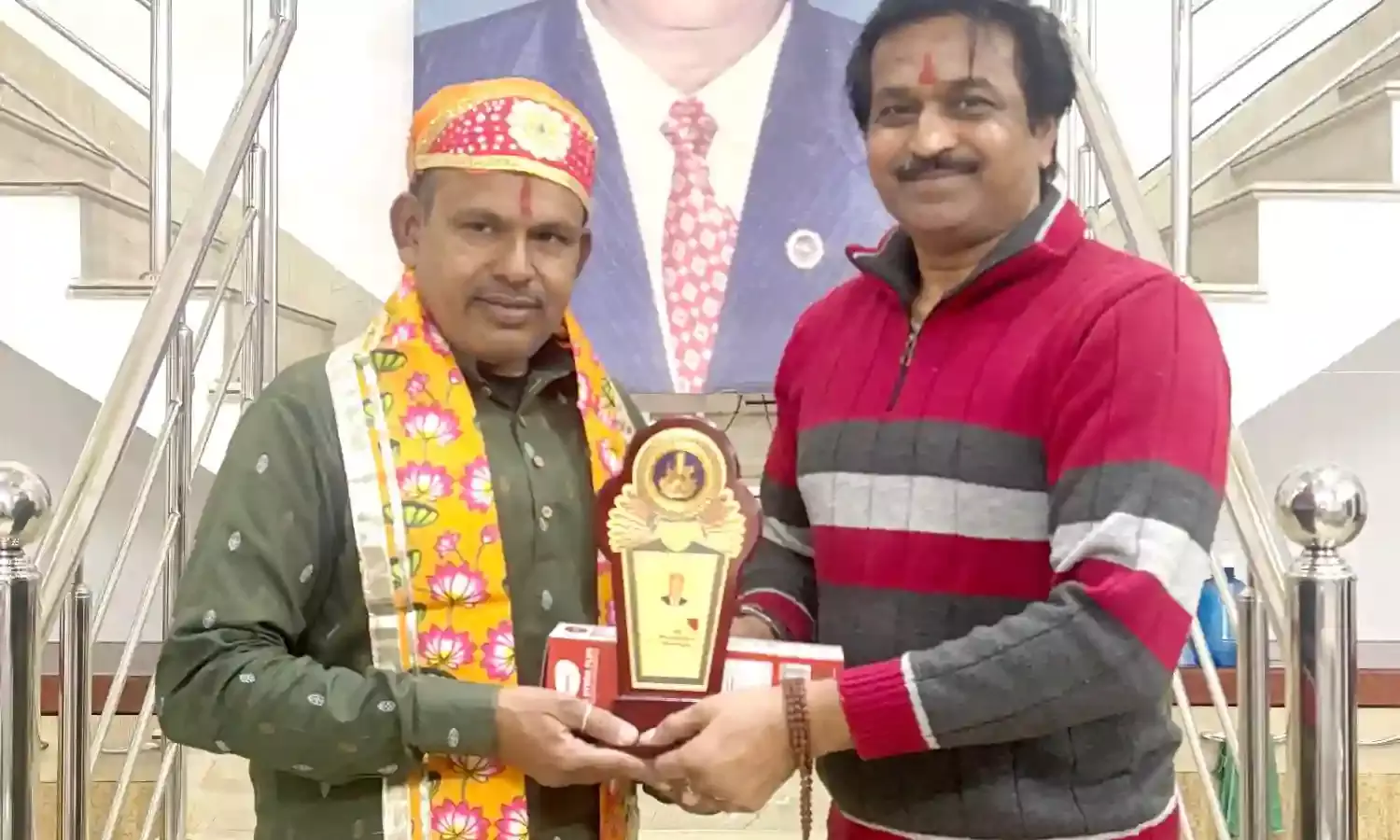 विश्व महिला हिंसा उन्मूलन दिवस के अवसर पर झांसी रानी सम्मान से राठौड़ का किया स्वागत