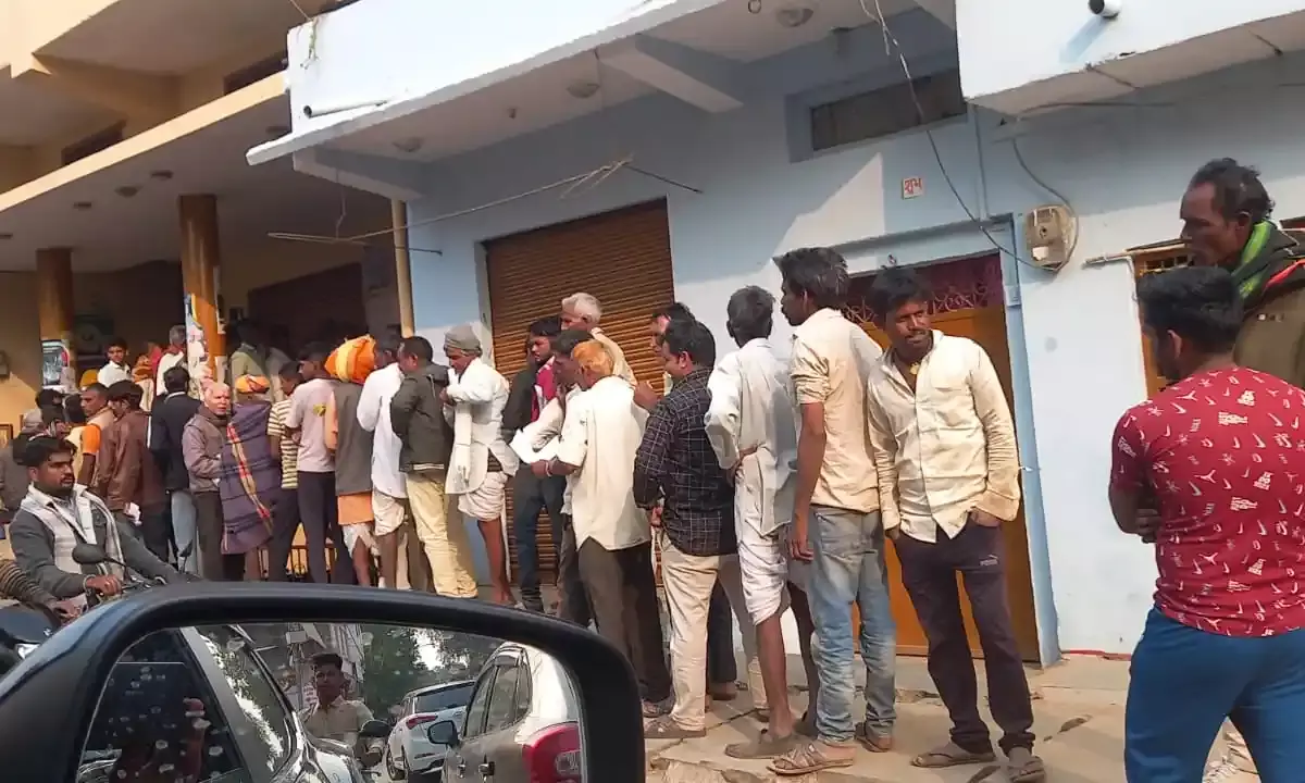 डबल इंजन की सरकार में खाद के लिए मचा महासंग्राम: जाड़ावत