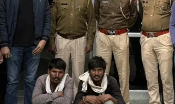 फरार दो वांछित आरोपित गिरफ्तार, दस-दस हजार रुपये का घोषित था ईनाम फरार दो वांछित आरोपित गिरफ्तार, दस-दस हजार रुपये का घोषित था ईनाम