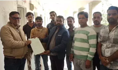 भलवातो का खेड़ा के ग्रामीणों ने मंदिर बचाने को उपखंड अधिकारी को सौंपा ज्ञापन